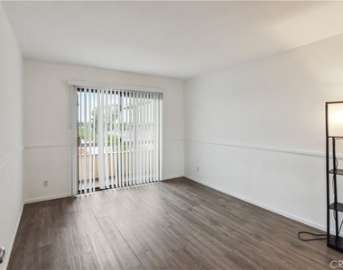 8710 Independence Avenue - Photo Thumbnail 10