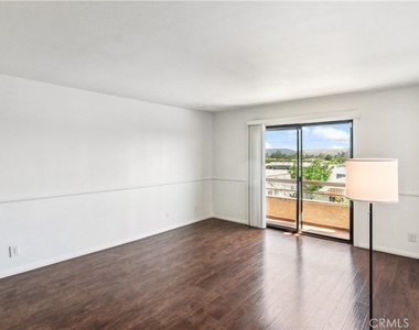 8710 Independence Avenue - Photo Thumbnail 16