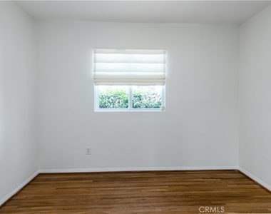 1094 S Plymouth - Photo Thumbnail 19