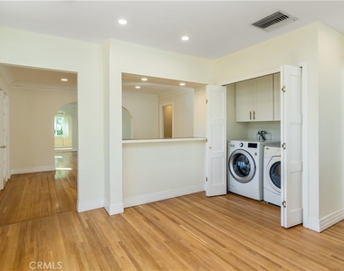 1094 S Plymouth - Photo Thumbnail 8