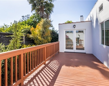 1094 S Plymouth - Photo Thumbnail 23