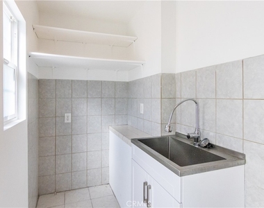 1094 S Plymouth - Photo Thumbnail 21