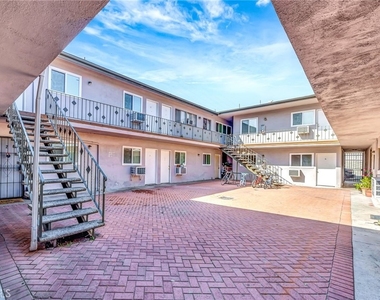 6735 Elmer - Photo Thumbnail 2