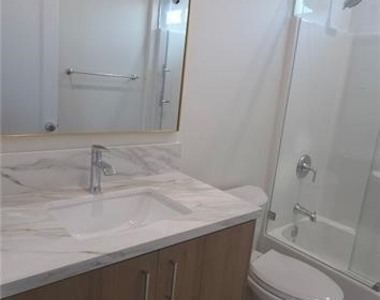 8805 1/2 Delco Ave - Photo Thumbnail 13