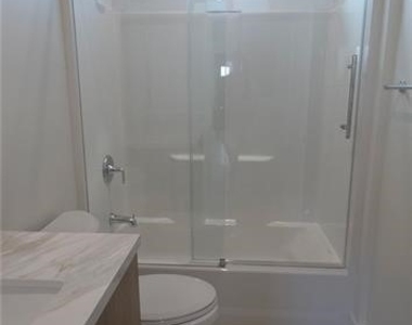 8805 1/2 Delco Ave - Photo Thumbnail 11