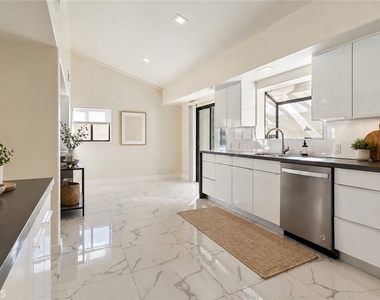 5226 Medina Road - Photo Thumbnail 8