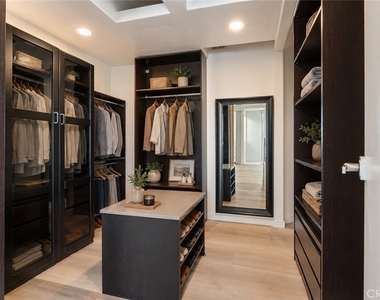 5226 Medina Road - Photo Thumbnail 16
