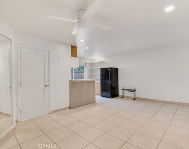 23101 Lanark Street - Photo Thumbnail 5