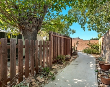 23101 Lanark Street - Photo Thumbnail 8