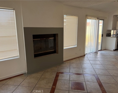 1715 Boysenberry Way - Photo Thumbnail 4