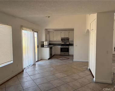 1715 Boysenberry Way - Photo Thumbnail 5