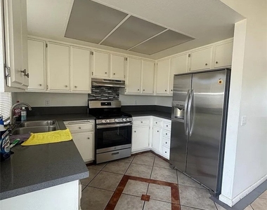 1715 Boysenberry Way - Photo Thumbnail 13