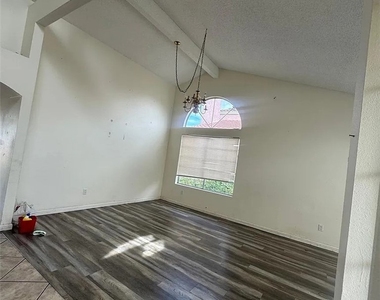1715 Boysenberry Way - Photo Thumbnail 14