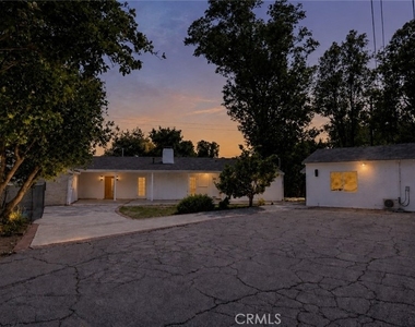 4711 Tyrone - Photo Thumbnail 5