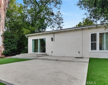 4711 Tyrone - Photo Thumbnail 25