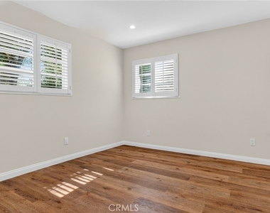 4711 Tyrone - Photo Thumbnail 60