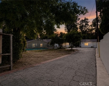 4711 Tyrone - Photo Thumbnail 6