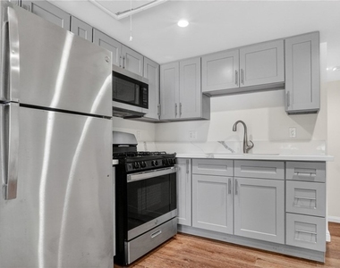 4711 Tyrone - Photo Thumbnail 57