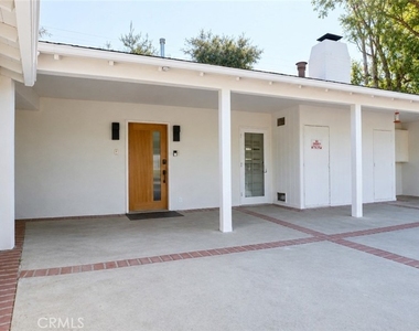4711 Tyrone - Photo Thumbnail 11
