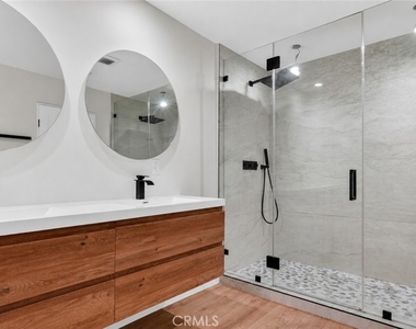 4711 Tyrone - Photo Thumbnail 50