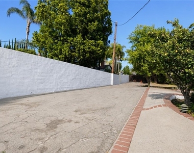 4711 Tyrone - Photo Thumbnail 1
