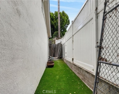 4711 Tyrone - Photo Thumbnail 28