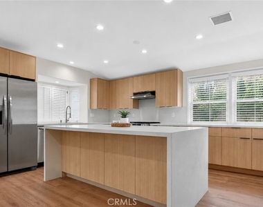 4711 Tyrone - Photo Thumbnail 31