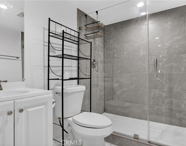 4711 Tyrone - Photo Thumbnail 66