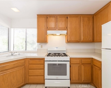 2577 Plaza Del Amo - Photo Thumbnail 9