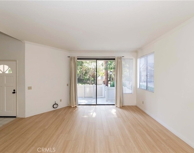 2577 Plaza Del Amo - Photo Thumbnail 2