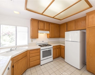 2577 Plaza Del Amo - Photo Thumbnail 8