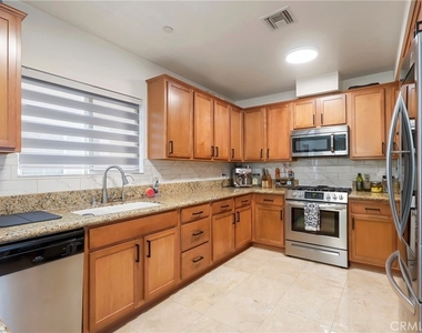 1611 W 208th St - Photo Thumbnail 7