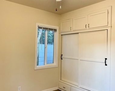 3313 Adriatic Avenue - Photo Thumbnail 7