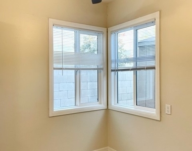 3313 Adriatic Avenue - Photo Thumbnail 6