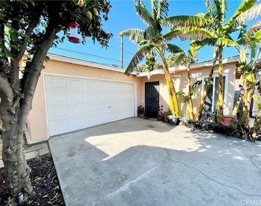 3313 Adriatic Avenue - Photo Thumbnail 1