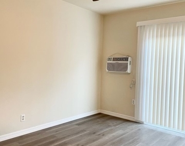 3313 Adriatic Avenue - Photo Thumbnail 12