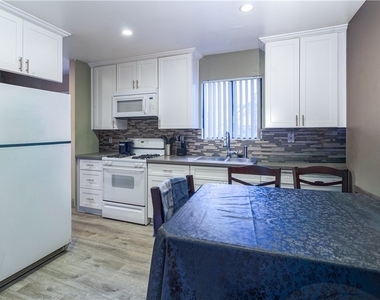 628 E Birch - Photo Thumbnail 2