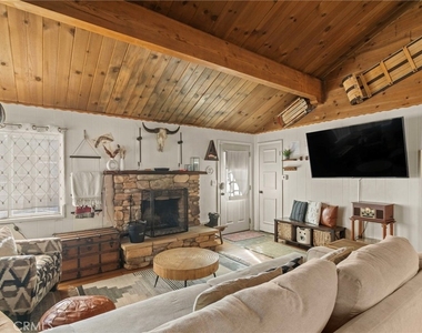 1029 W Aeroplane - Photo Thumbnail 3