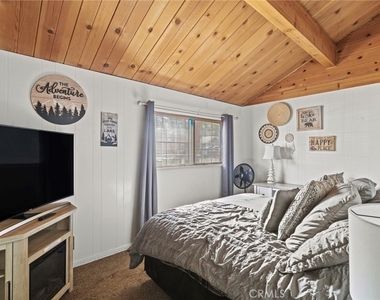 1029 W Aeroplane - Photo Thumbnail 10