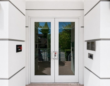 401 N Serrano - Photo Thumbnail 21