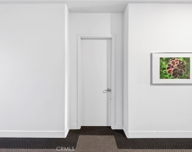 401 N Serrano - Photo Thumbnail 17