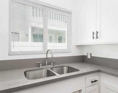 230 N Hollywood Way N - Photo Thumbnail 7