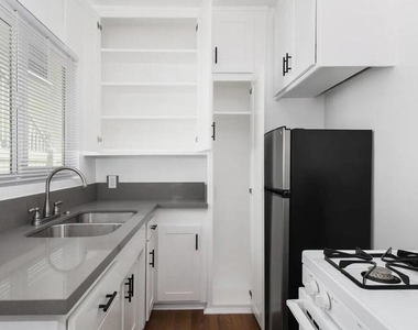 230 N Hollywood Way N - Photo Thumbnail 6
