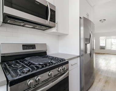 1736 Normandie Avenue - Photo Thumbnail 6