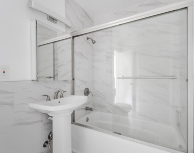 1736 Normandie Avenue - Photo Thumbnail 9