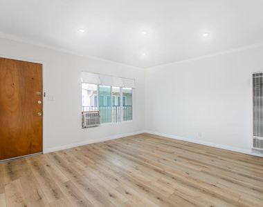 1736 Normandie Avenue - Photo Thumbnail 15