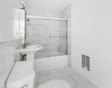 1736 Normandie Avenue - Photo Thumbnail 8
