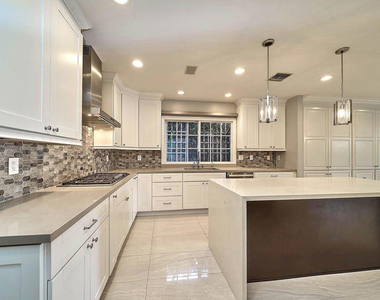 4330 Bel Aire Drive - Photo Thumbnail 13
