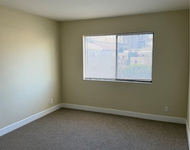 10982 Roebling Avenue - Photo Thumbnail 5
