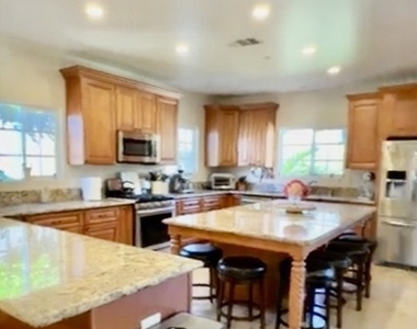 104 Avenida Caballeros - Photo Thumbnail 7